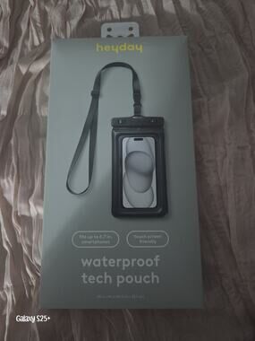 heyday Black Waterproof Tech Pouch Touchscreen Friendly + Lanyard Fits 6.7 in